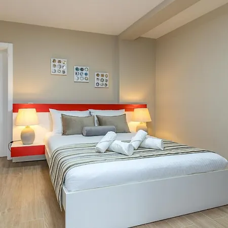 Complex Irena With Pool Gæstehus Poreč