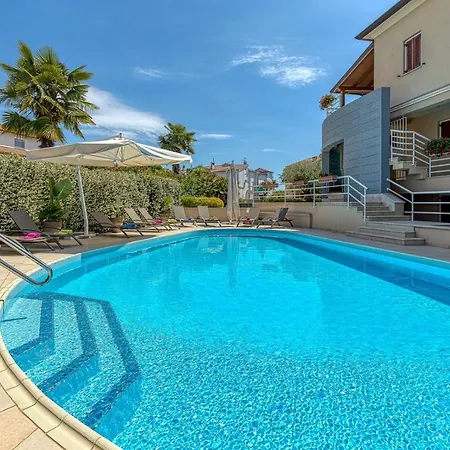 Complex Irena With Pool Гостевой дом 4*