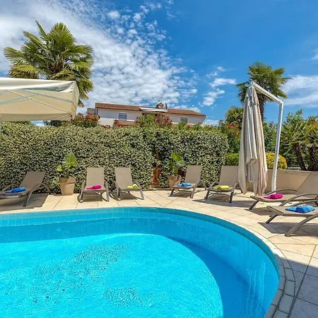 Gæstehus Complex Irena With Pool Poreč