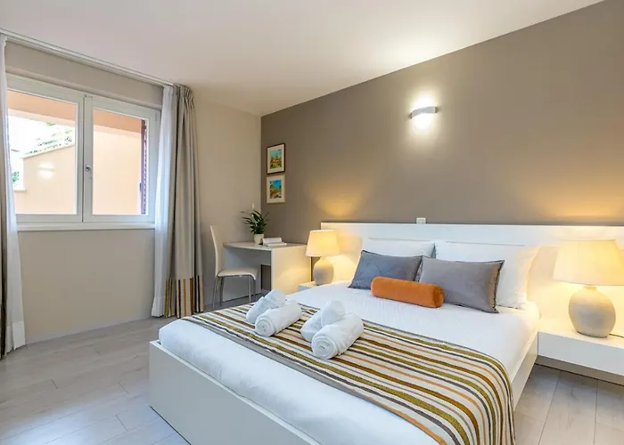 Complex Irena With Pool