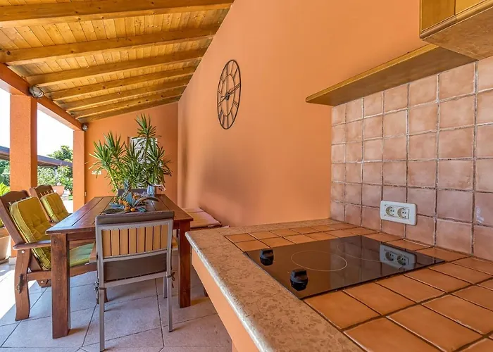 Penzion Complex Irena With Pool Poreč