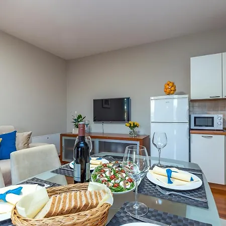 Complex Irena With Pool Guest house Porec