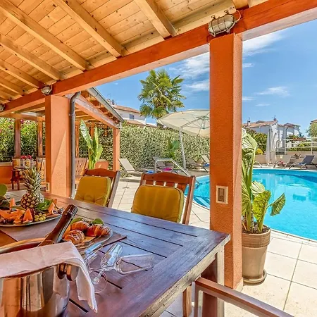 Guest house Complex Irena With Pool