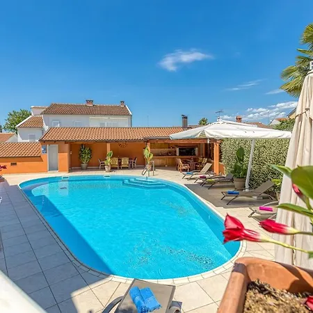 Guest house Complex Irena With Pool