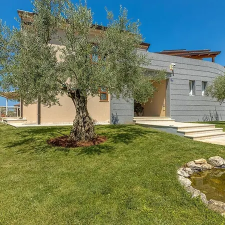 Complex Irena With Pool Porec
