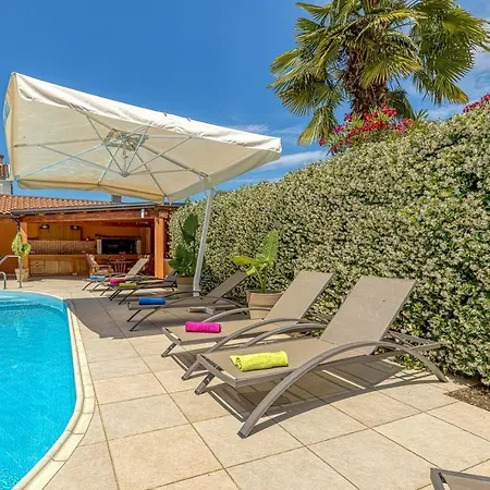 Complex Irena With Pool Porec