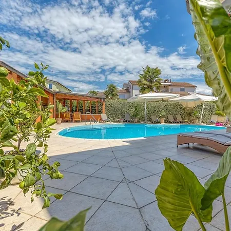 Complex Irena With Pool Guest house 4*