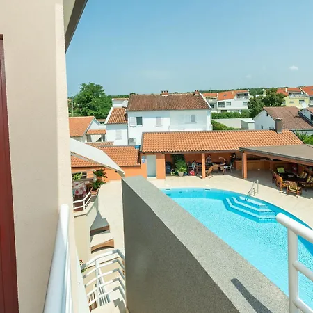 Complex Irena With Pool
