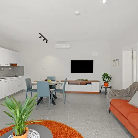 Complex Irena With Pool Guest house Porec