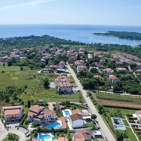 Guest house Complex Irena With Pool