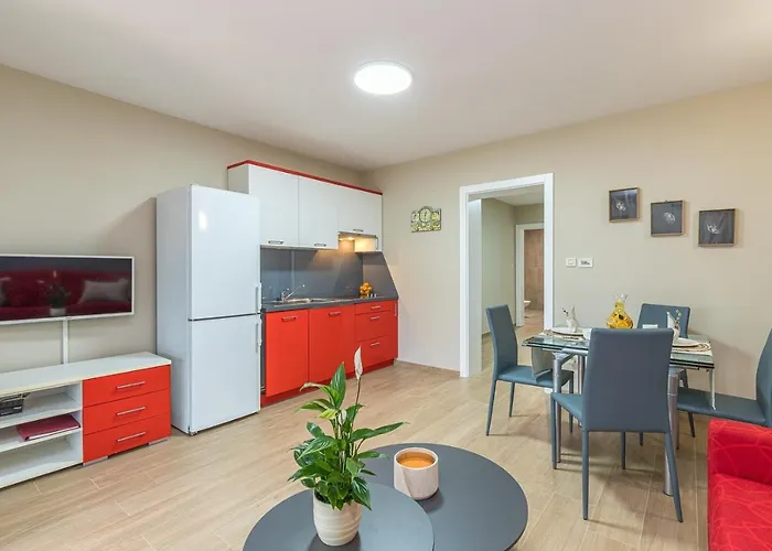 Pensión Complex Irena With Pool