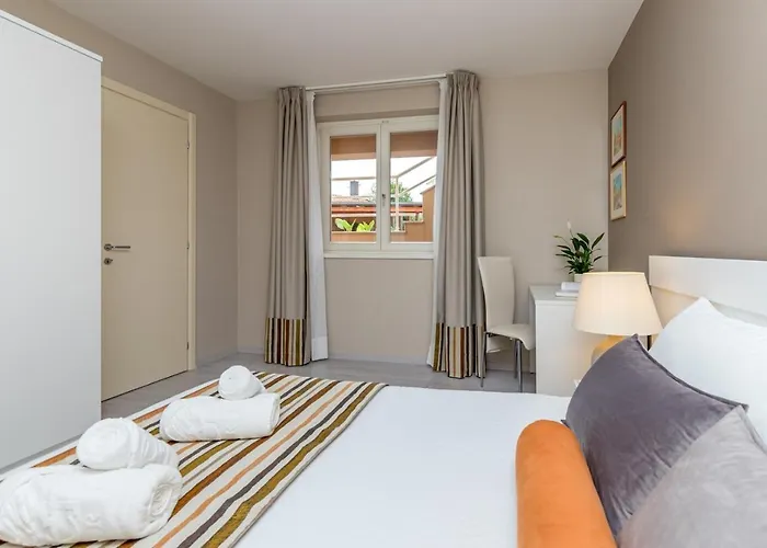 Complex Irena With Pool