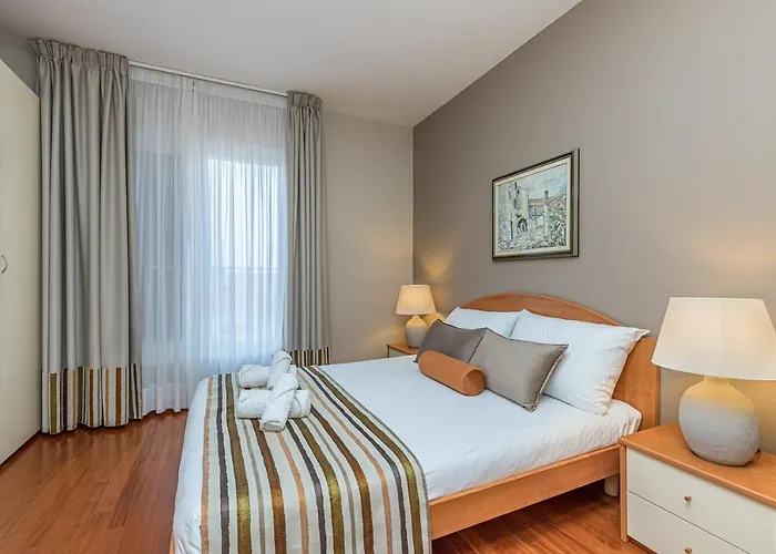 Complex Irena With Pool Pensión